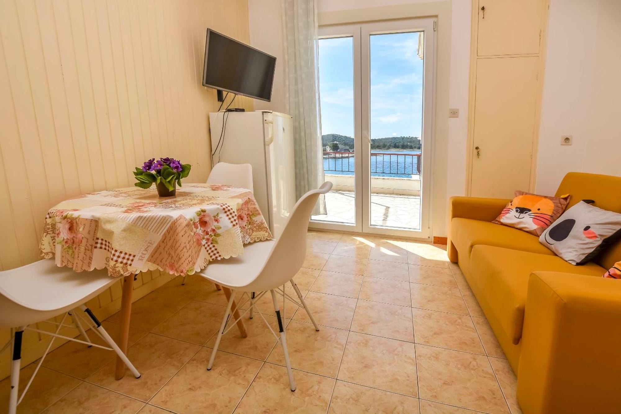 Apartments Zivana 罗戈兹尼察 外观 照片